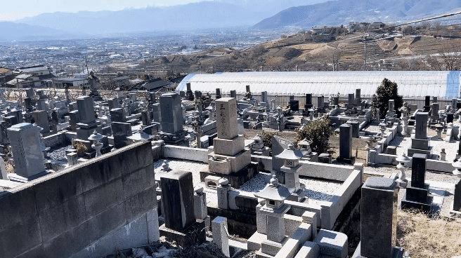 甲府盆地を一望する、眺望絶景の福泉寺